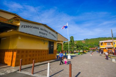 Boquete, Panama - 19 Nisan 2015: Boquete Panama yeşil dağ dağlık Caldera Nehri üzerinde küçük bir kasaba olan