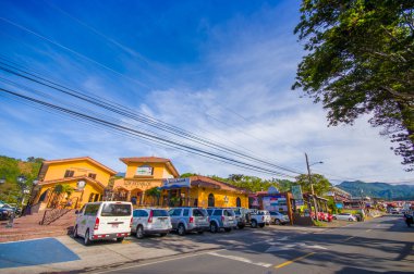 Boquete, Panama - 19 Nisan 2015: Boquete Panama yeşil dağ dağlık Caldera Nehri üzerinde küçük bir kasaba olan