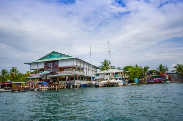 Bocas del Toro is de hoofdstad van de provincie. Deze stad ligt op Isla Colon. — Stockfoto