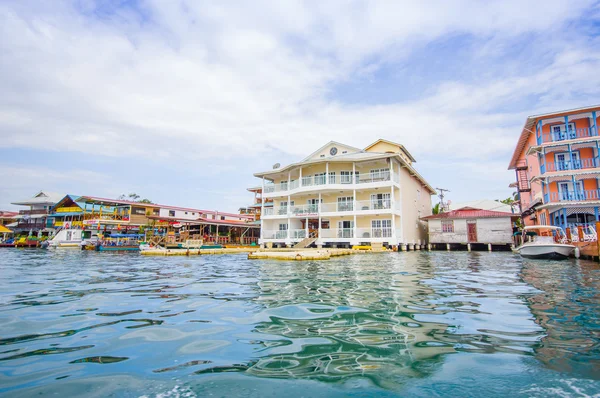 Bocas del Toro es la capital de la provincia. Esta ciudad se encuentra en Isla Colón . — Foto de Stock