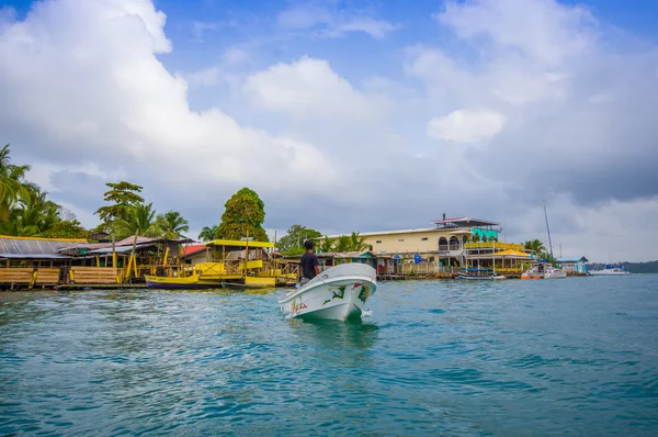 Bocas del Toro is de hoofdstad van de provincie. Deze stad ligt op Isla Colon. — Stockfoto