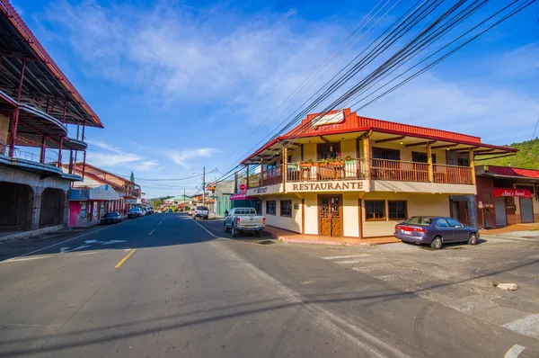 BOQUETE, PANAMA - 19 AVRIL 2015 : Boquete est une petite ville sur la rivière Caldera, dans les hautes montagnes verdoyantes du Panama — Photo