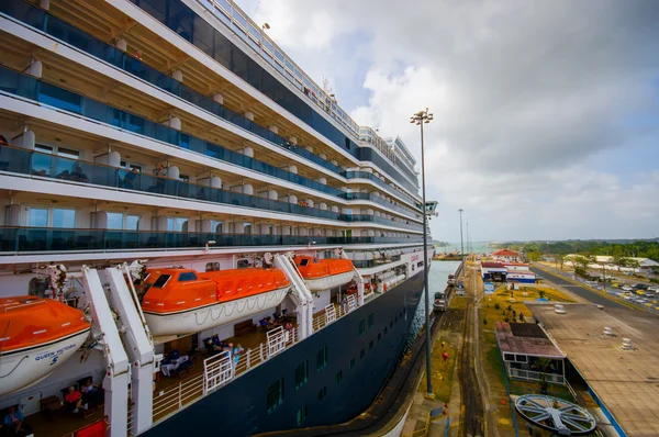 Gatun zárak, Panama-csatorna. Ez az első olyan található, a Panama-csatorna atlanti-óceáni bejáratához zárak. — Stock Fotó