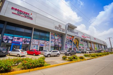İki nokta üst üste serbest ticaret bölgesi Panama Kanalı Atlantik girişine yakın büyük bir varlıktır