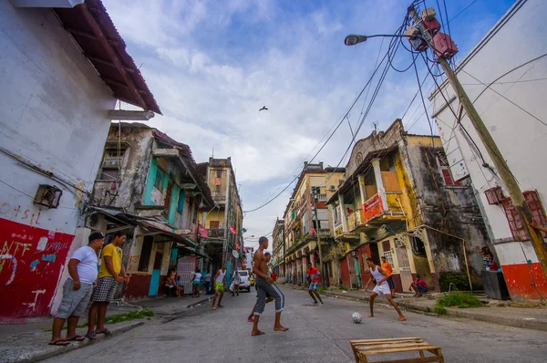 İki nokta üst üste Merkezi ünlü suç etkin nokta oldu, çoğu devlet kurumları şehre seyahat hakkında sert uyarılar yayınladık