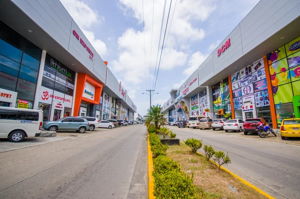 A Zona Franca de Cólon é uma grande entidade próxima à entrada atlântica do Canal do Panamá — Fotografia de Stock