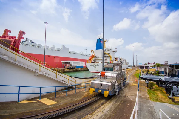 Gatun zárak, Panama-csatorna. Ez az első olyan található, a Panama-csatorna atlanti-óceáni bejáratához zárak. — Stock Fotó