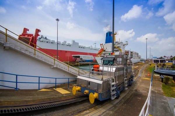 Gatun zárak, Panama-csatorna. Ez az első olyan található, a Panama-csatorna atlanti-óceáni bejáratához zárak. — Stock Fotó