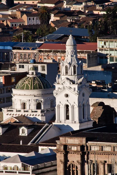 Colonial church in Quito, Ecuador — Stock Photo, Image