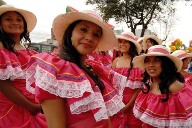 Quito festivaller geçit töreni