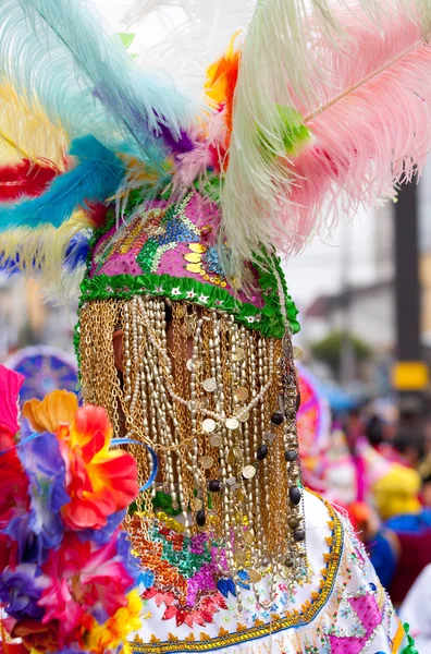 Colorido disfraz en Quito Desfile de Fiestas — Foto de Stock
