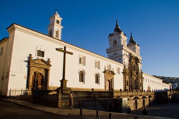 San Francisco kostel a náměstí v Quito, Ekvádor — Stock fotografie