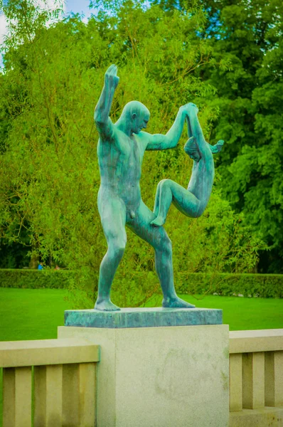 OSLO, NORWAY - 8 JULY, 2015: Various nude sculptures in different positions as part of famous Vigelandsparken on a beautiful summer day — Stock Photo, Image