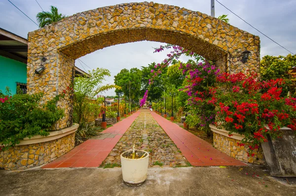 San Jose de David, une ville et un corregimiento situé dans l'ouest du Panama. Elle est capitale de la province de Chiriqui . — Photo