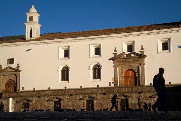 San Francisco kerk en plaza in Quito, Ecuador — Stockfoto