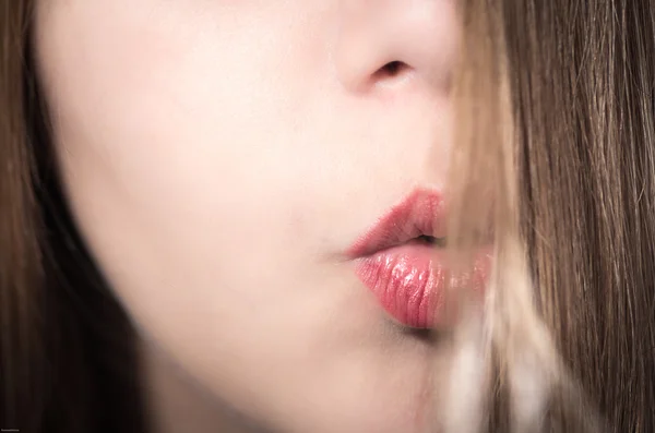 예쁜 젊은 여자의 입의 근접 촬영 — 스톡 사진