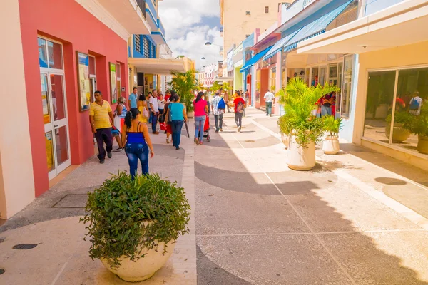 卡马圭，古巴-2015 年 9 月 4 日: 街景视图的教科文组织文化遗产城市中心 — 图库照片