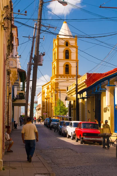 Camaguey, Cuba - 4 September 2015: De mening van de straat van Unesco erfgoed city centre — Stockfoto