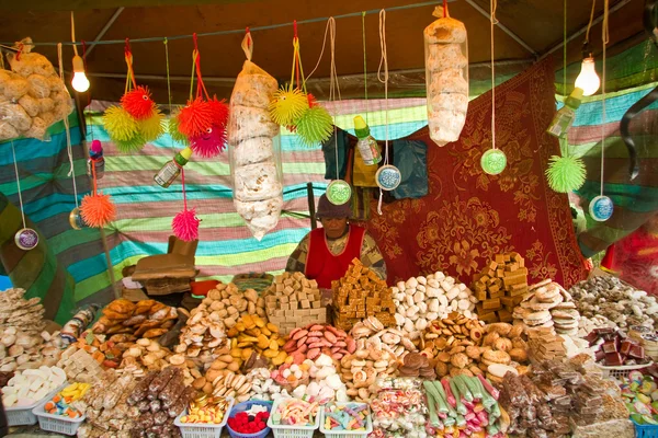 Puesto de dulces tradicionales ecuatorianos — Foto de Stock