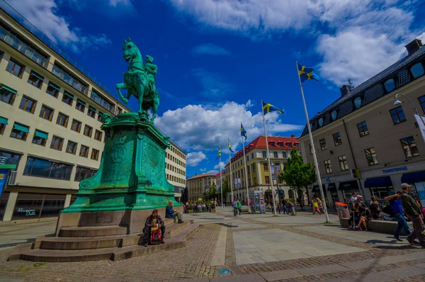 König-Karl-Statue auf dem Kungsporten-Platz, Innenstadt von Göteborg — Stockfoto