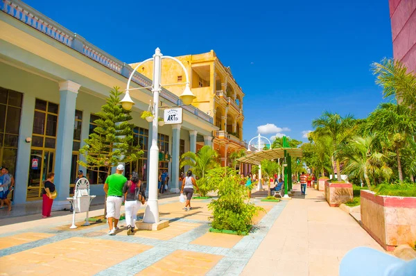 CIEGO DE AVILA, CUBA - 5 DE SEPTIEMBRE DE 2015: Centro de la capital de la Provincia . — Foto de Stock