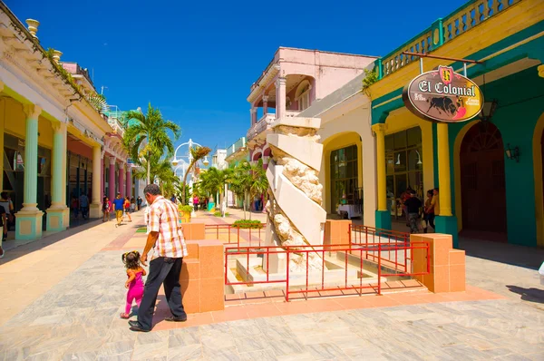 Ciego De Avila, Κούβα - 5 Σεπτεμβρίου 2015: Στο κέντρο της πόλης της πρωτεύουσας επαρχίας. — Φωτογραφία Αρχείου