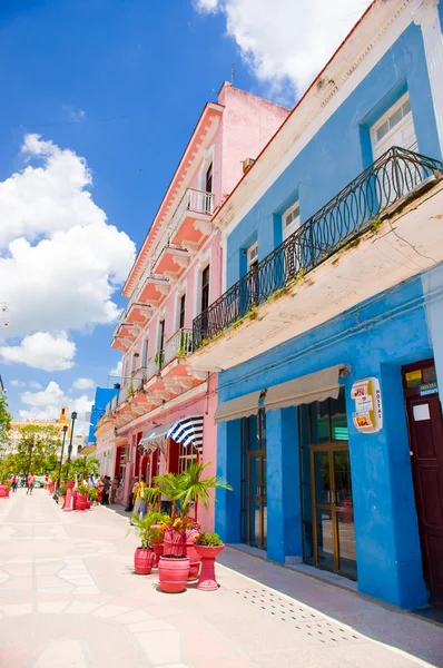 Sancti Spíritus, Cuba - 5 September 2015: Latijn voor de Heilige Geest. Het is een van de oudste Cubaanse Europese nederzettingen. — Stockfoto