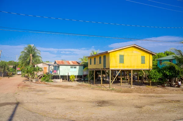 Houses in the town of placencia, belize — 图库照片