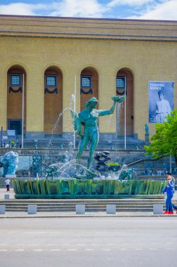 Gothenburg şehir merkezinde Poseidon heykeli