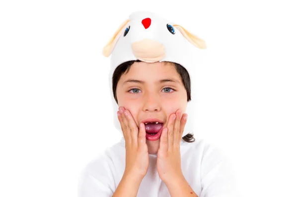 Carino giovane ragazzo vestito in costume coniglietto rendendo adorabili volti isolati su sfondo bianco — Foto Stock