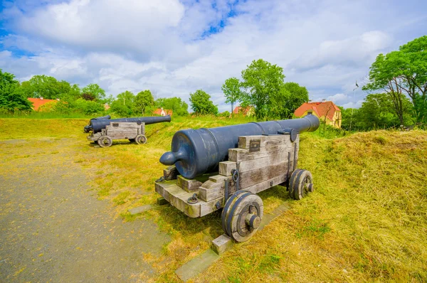 Cañones viejos en Kristianstad, Suecia — Foto de Stock