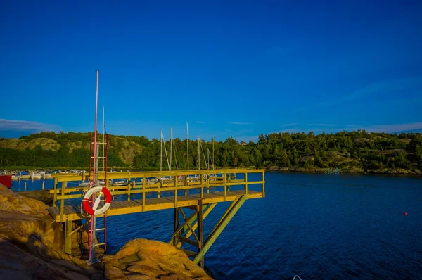 Gyönyörű táj egy dokk, a svéd west Coast — Stock Fotó