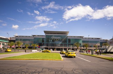 Quicentro shopping centre as seen from Avenue Naciones Unidas on a glorious sunny day