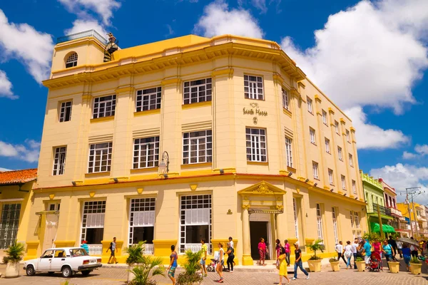 Camaguey, Cuba - 4 September 2015: De mening van de straat van Unesco erfgoed city centre — Stockfoto