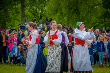 Direği dans yaz ortasında, Gothemburg, İsveç