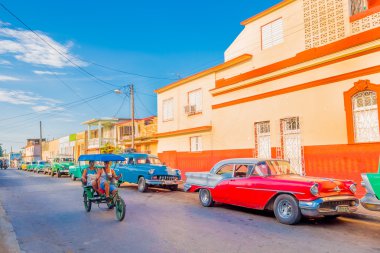 Trinidad, Küba - 12 Eylül 2015: Cienfuegos eyaletinin başkenti olan güney kıyısında bir şehir.