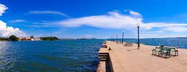 Trinidad, Küba - 12 Eylül 2015: Cienfuegos eyaletinin başkenti olan güney kıyısında bir şehir.