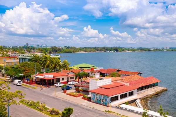 Trinidad, Kuba - 12. September 2015: Hauptstadt der Provinz Cienfuegos, ist eine Stadt an der Südküste. — Stockfoto
