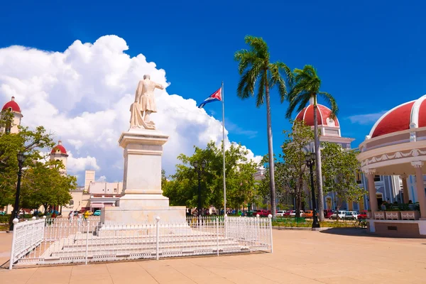 Trinidad, Cuba - 12 de septiembre de 2015: Capital de la provincia de Cienfuegos, es una ciudad en la costa sur. —  Fotos de Stock