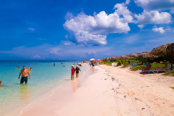 在古巴北部海边尔斯，古巴-2015 年 9 月 12 日: 岛 Jutias 海滩 — 图库照片