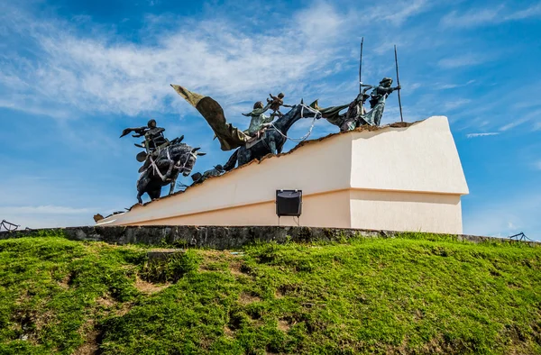 Monumento a los fundadores de la ciudad, Manizales, Colombia — Foto de Stock