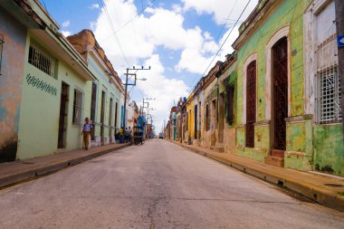 Camagüey, Cuba - 4 Eylül 2015: Sokak görünümü Unesco miras şehir merkezinin