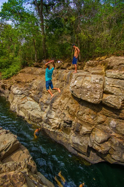 Los Cangilones de Gualaca is one of the best natural swimming bath in the province of Chiriqui and major tourist attraction — Stock Photo, Image