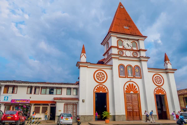 Hermosa iglesia en el pueblo de Villamaria, Colombia —  Fotos de Stock