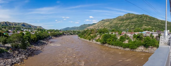 Река магдалена. Река Магдалена фото. Magdalena River Colombia. Река Пилькомайо фото.