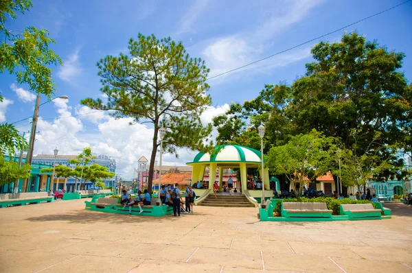 Pinar Del Rio, Kuba - 10 September 2015: Centrum av staden, kvittning för vissa världar topp tobak planteringar. — Stockfoto