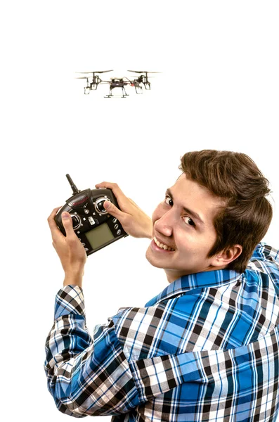 Man med en quadcopter — Stockfoto