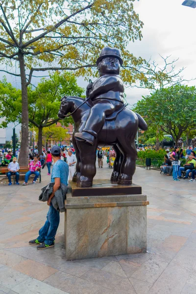 Plaza Botero piękne miasto Medellin, Kolumbia — Zdjęcie stockowe