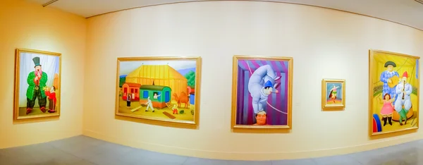 The Circus, painting exhibition by Fernando Botero in the Antioquia Museum,  Medellin, Colombia — Stock Photo, Image
