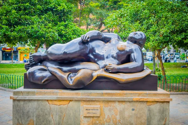 Plaza Botero piękne miasto Medellin, Kolumbia — Zdjęcie stockowe